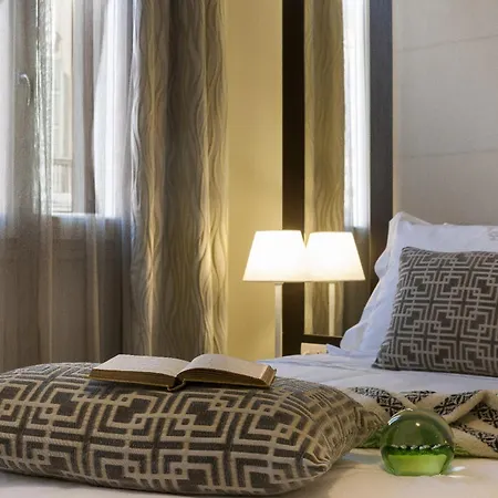 Palazzo Bezzi 4* رافيننا