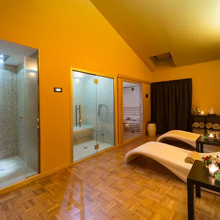 Palazzo Bezzi 4* رافيننا