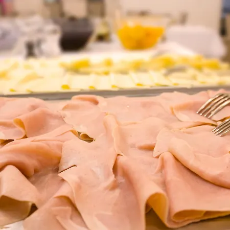 Palazzo Bezzi فندق رافيننا