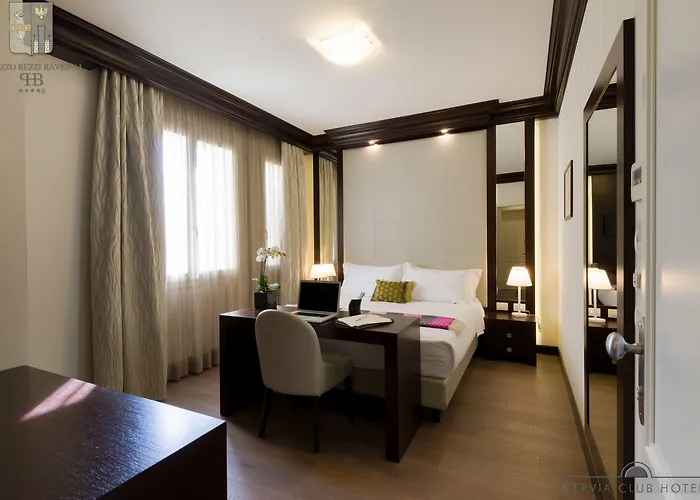 Palazzo Bezzi Szálloda 4*